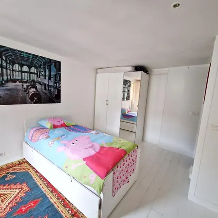 Marais Design Flat